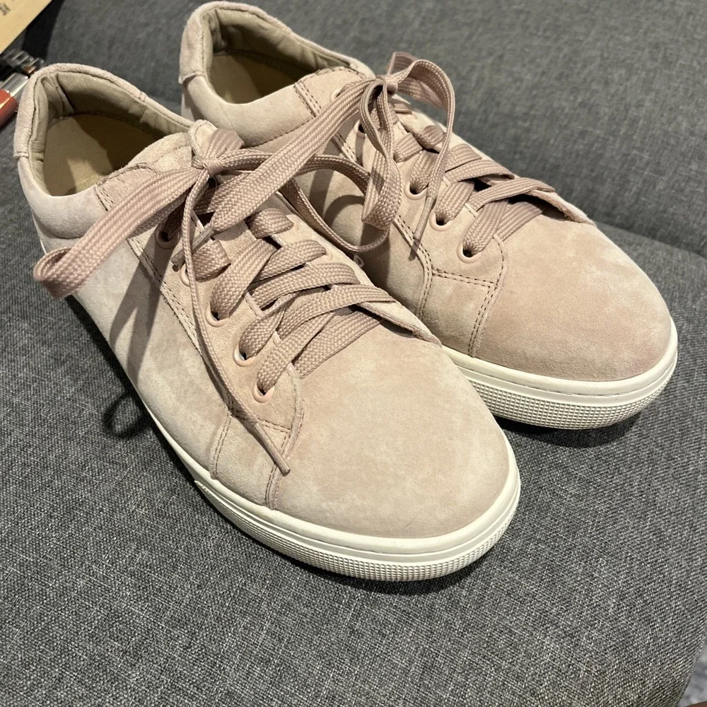 propet womens shoes DUROCLOUD SIZE 7 W -WCA032L  Color Sand Sneakers